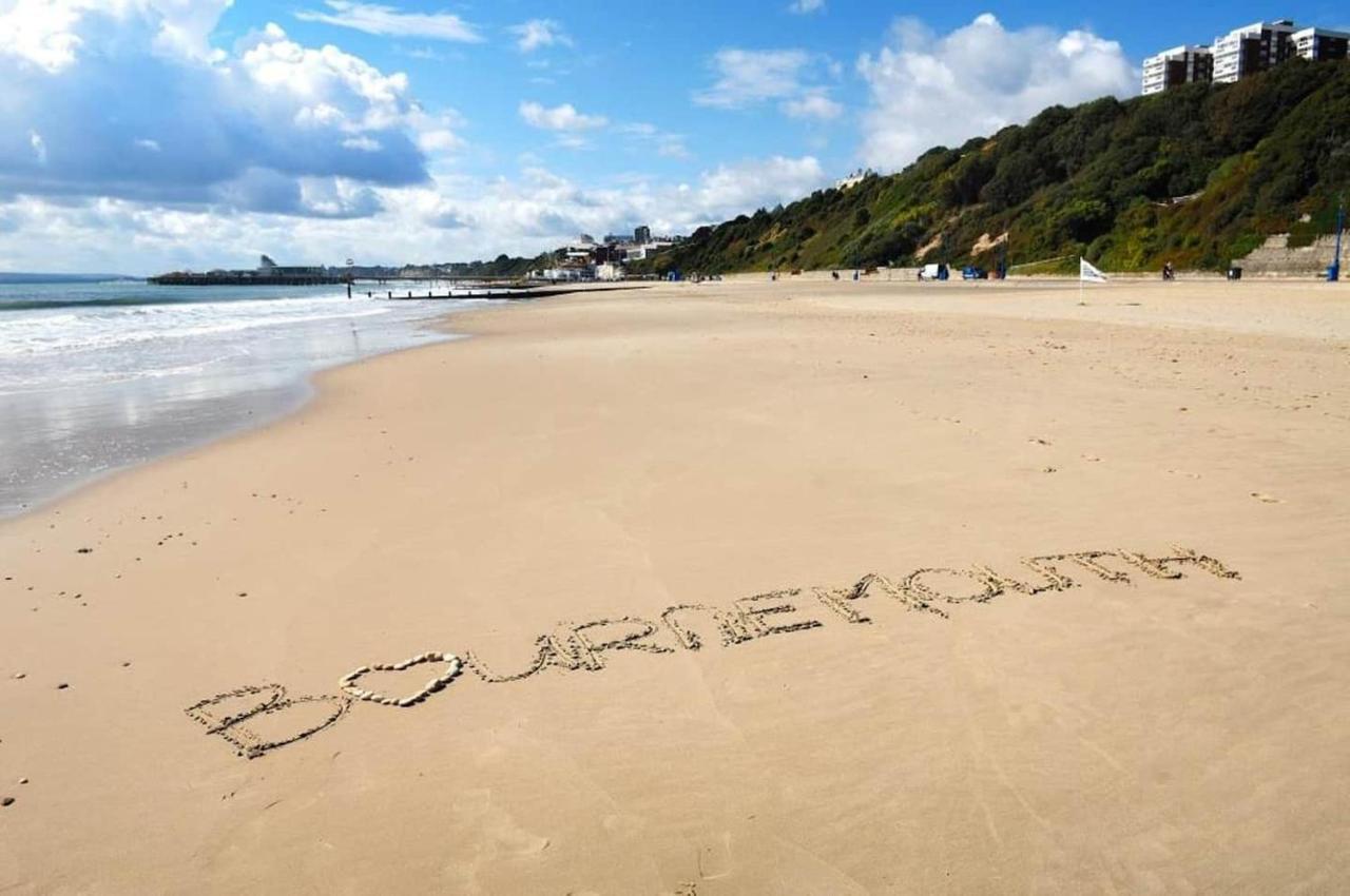 Flat-C, 4 Adults, 20 Mins To Beach, Netflix, Wifi, Sleeps 4 Adults Bournemouth Exterior photo