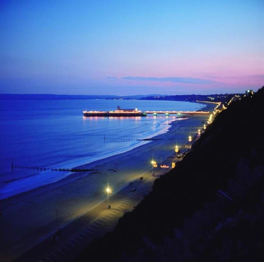 Flat-C, 4 Adults, 20 Mins To Beach, Netflix, Wifi, Sleeps 4 Adults Bournemouth Exterior photo